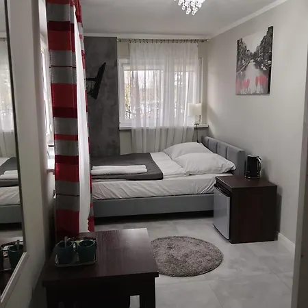 Goscinne Zborowski & Wnuki Дзвижино